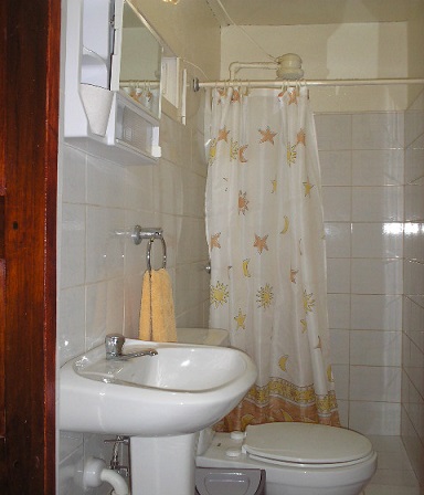 'Bathroom1' Casas particulares are an alternative to hotels in Cuba.