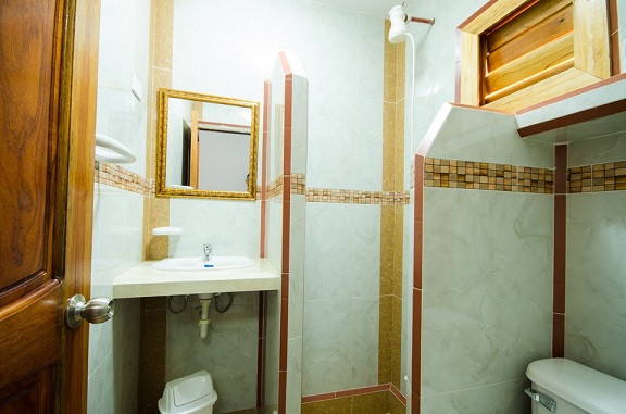 'Bathroom 2' Casas particulares are an alternative to hotels in Cuba.