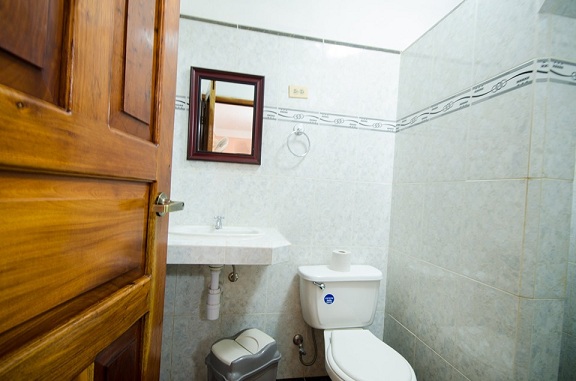 'Bathroom 4' 