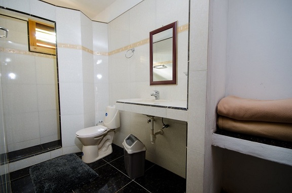 'Bathroom 6' Casas particulares are an alternative to hotels in Cuba.