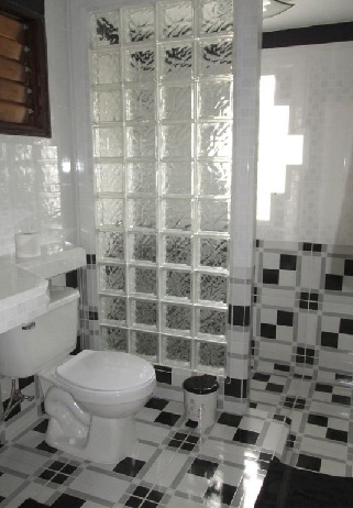 'Bathroom 1' Casas particulares are an alternative to hotels in Cuba.