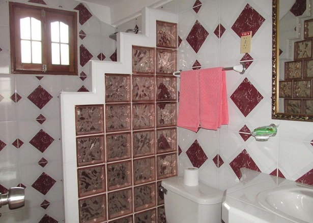 'Bathroom 2' Casas particulares are an alternative to hotels in Cuba.