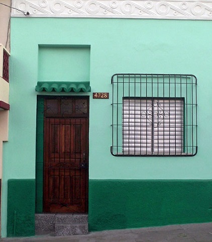 'Frente de la casa' Casas particulares are an alternative to hotels in Cuba.