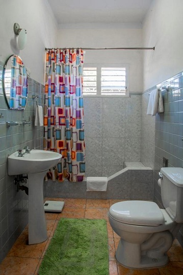 'Bathroom 3' Casas particulares are an alternative to hotels in Cuba.