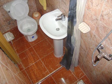 'Bathroom1' Casas particulares are an alternative to hotels in Cuba.