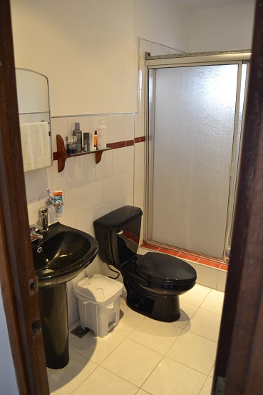 'Bathroom1' Casas particulares are an alternative to hotels in Cuba.