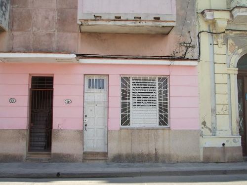 'Frente de la casa' Casas particulares are an alternative to hotels in Cuba.