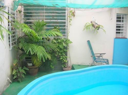 'swimmingpool' Casas particulares are an alternative to hotels in Cuba.