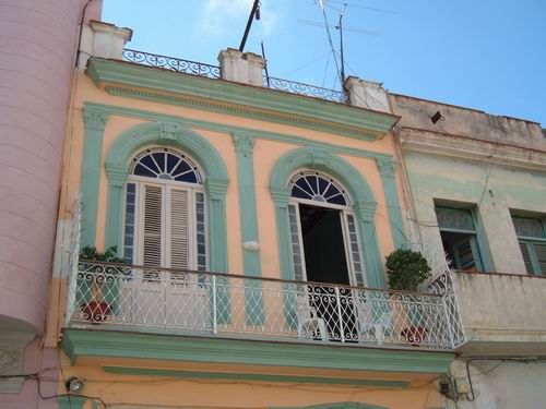 'Balcon' Casas particulares are an alternative to hotels in Cuba.