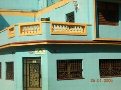 'in front' Casas particulares are an alternative to hotels in Cuba.