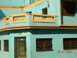 'in front' Casas particulares are an alternative to hotels in Cuba.