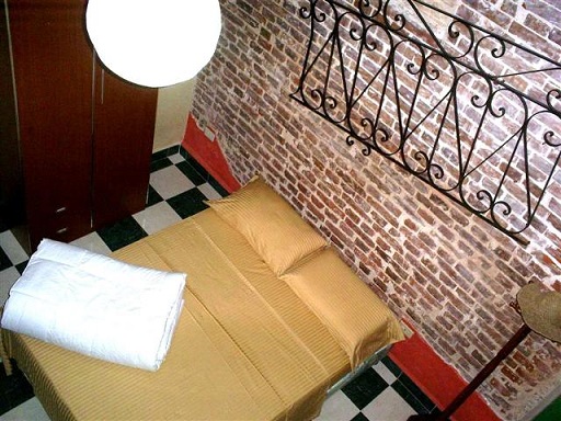 'Habitacion apartamento2' Casas particulares are an alternative to hotels in Cuba.