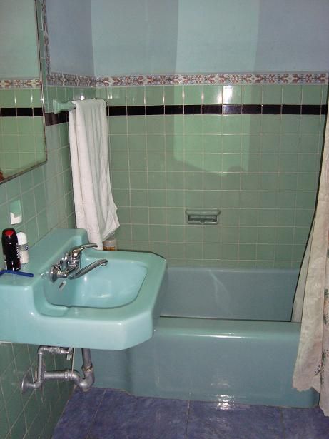 'Bath2' Casas particulares are an alternative to hotels in Cuba.