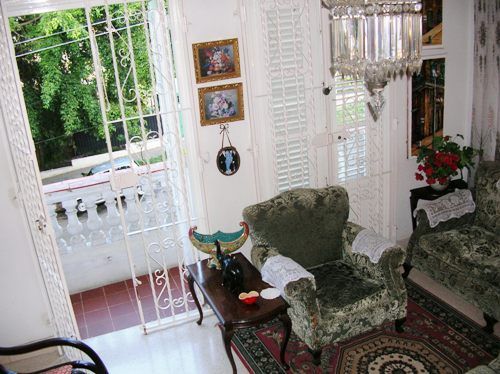 'sala' Casas particulares are an alternative to hotels in Cuba.