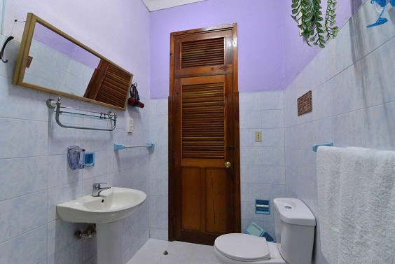 'Bathroom 3' Casas particulares are an alternative to hotels in Cuba.
