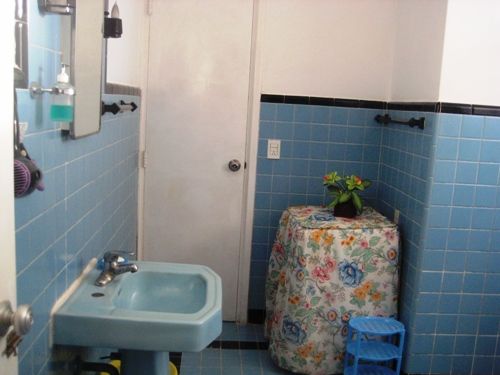 'bathroom' Casas particulares are an alternative to hotels in Cuba.