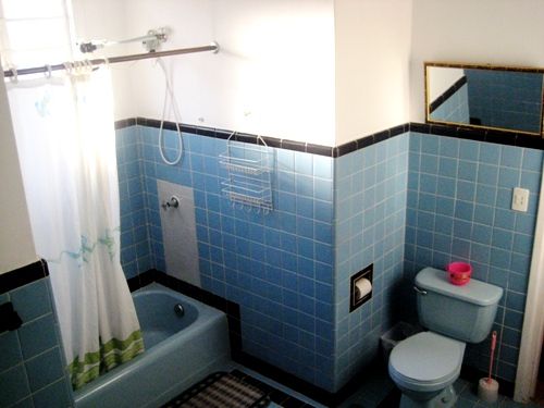 'bathroom' Casas particulares are an alternative to hotels in Cuba.
