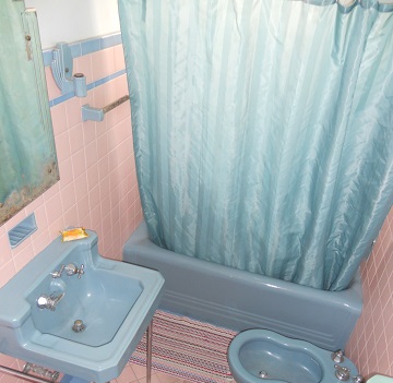 'Bathroom 2' Casas particulares are an alternative to hotels in Cuba.