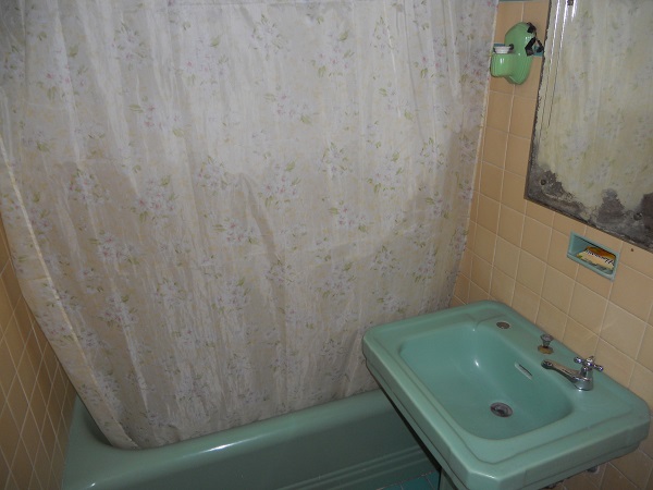 'Bathroom 3' Casas particulares are an alternative to hotels in Cuba.