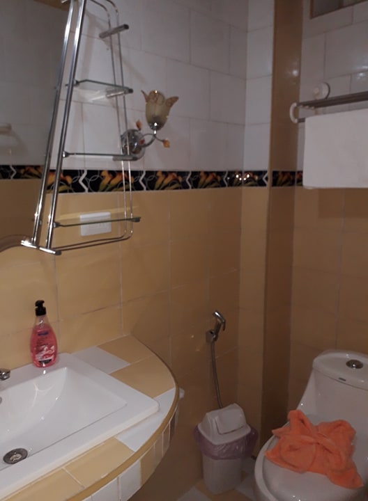 'Bathroom 1' Casas particulares are an alternative to hotels in Cuba.