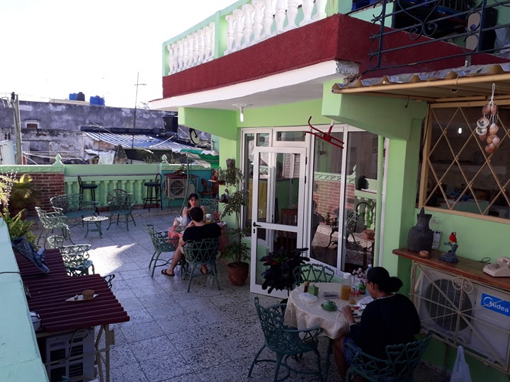 'Terraza en la azotea' Casas particulares are an alternative to hotels in Cuba.