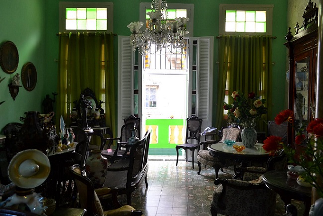 'Living room' Casas particulares are an alternative to hotels in Cuba.