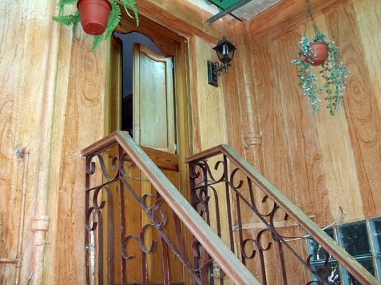 'Escalera a la habitacion' Casas particulares are an alternative to hotels in Cuba.