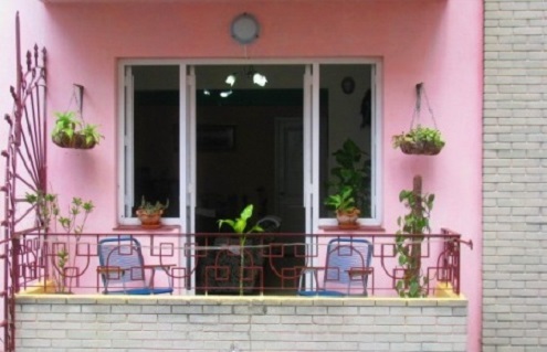 'Balcon' Casas particulares are an alternative to hotels in Cuba.