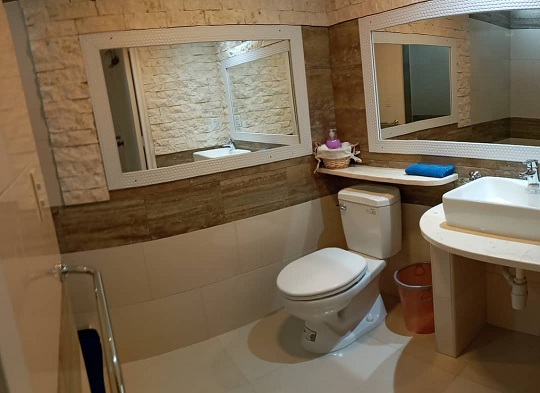 'Bathroom2' Casas particulares are an alternative to hotels in Cuba.