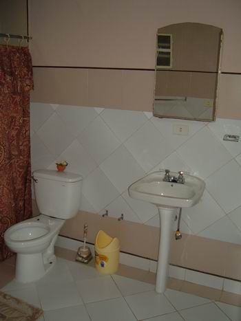 'Bathroom1' Casas particulares are an alternative to hotels in Cuba.