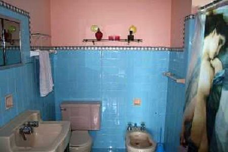 'Bathroom1' Casas particulares are an alternative to hotels in Cuba.