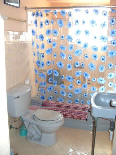 'Bathroom2' Casas particulares are an alternative to hotels in Cuba.