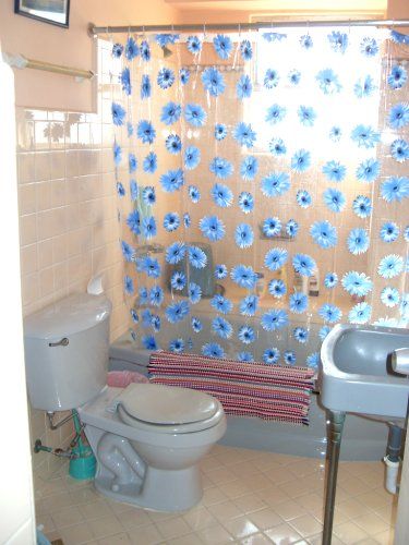 'Bathroom2' Casas particulares are an alternative to hotels in Cuba.