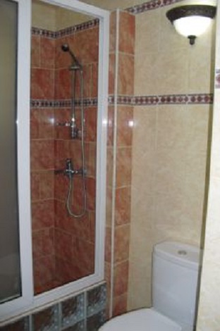 'Bathroom 1' 