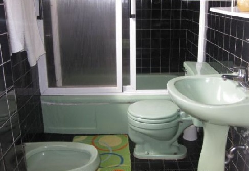 'Bathroom 2' 