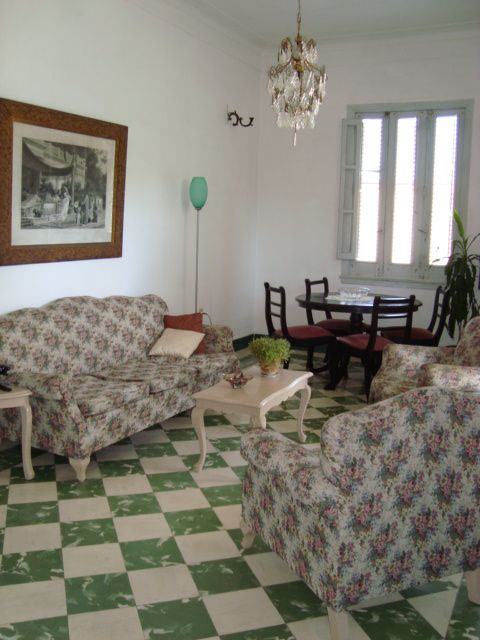 'LIVING ROOM1' Casas particulares are an alternative to hotels in Cuba.