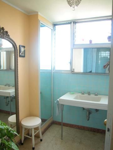 'Bath07' Casas particulares are an alternative to hotels in Cuba.