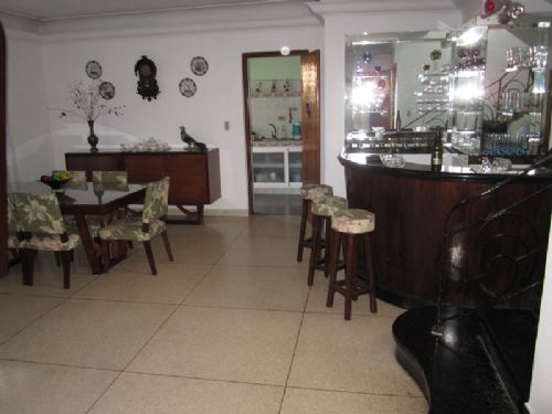 '' Casas particulares are an alternative to hotels in Cuba.