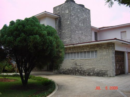 'Entrada casa' Casas particulares are an alternative to hotels in Cuba.