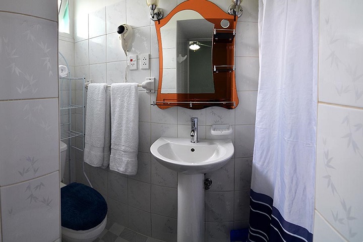'Bathroom 1' Casas particulares are an alternative to hotels in Cuba.