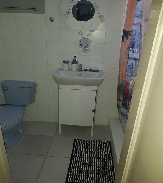 'Bathroom1-Trinidad' Casas particulares are an alternative to hotels in Cuba.