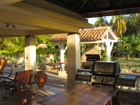'Terraza y patio' Casas particulares are an alternative to hotels in Cuba.