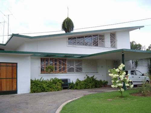 'Frente de la casa' Casas particulares are an alternative to hotels in Cuba.