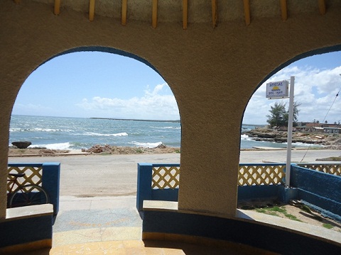 'Vista al mar desde el portal' 