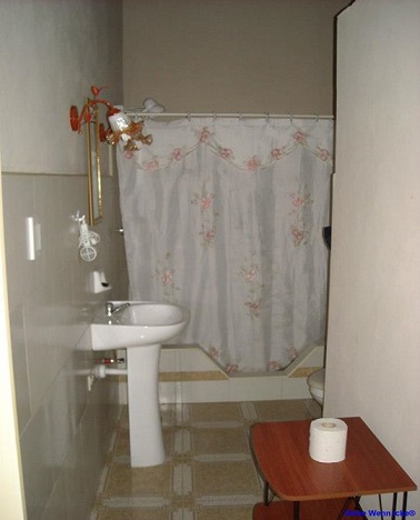 'Bathroom1' Casas particulares are an alternative to hotels in Cuba.