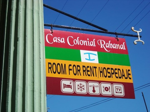 'Sign' Casas particulares are an alternative to hotels in Cuba.