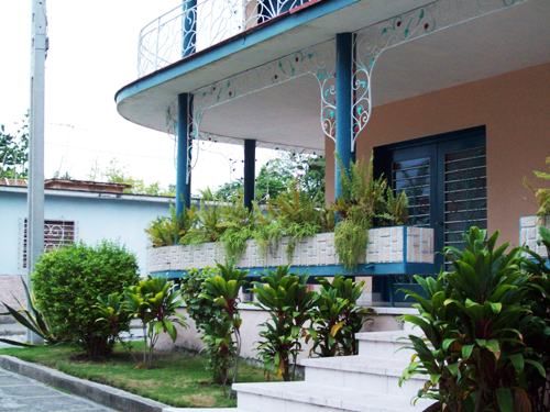 'entrance' Casas particulares are an alternative to hotels in Cuba.