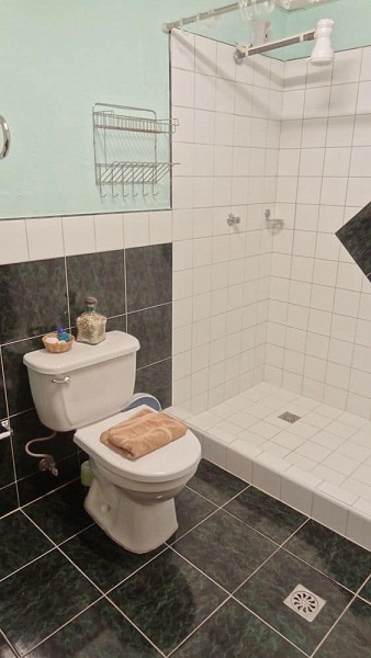 'Bathroom 1' 