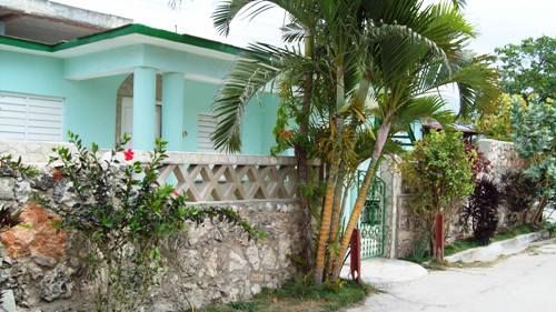 'front' Casas particulares are an alternative to hotels in Cuba.