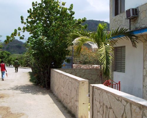 'front' Casas particulares are an alternative to hotels in Cuba.